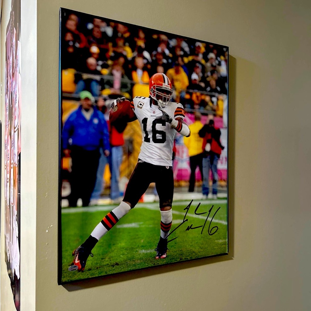 Autographed Photo of Josh Cribbs